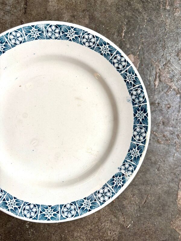 Assiette à gâteau Longchamp en terre de fer, service ''René