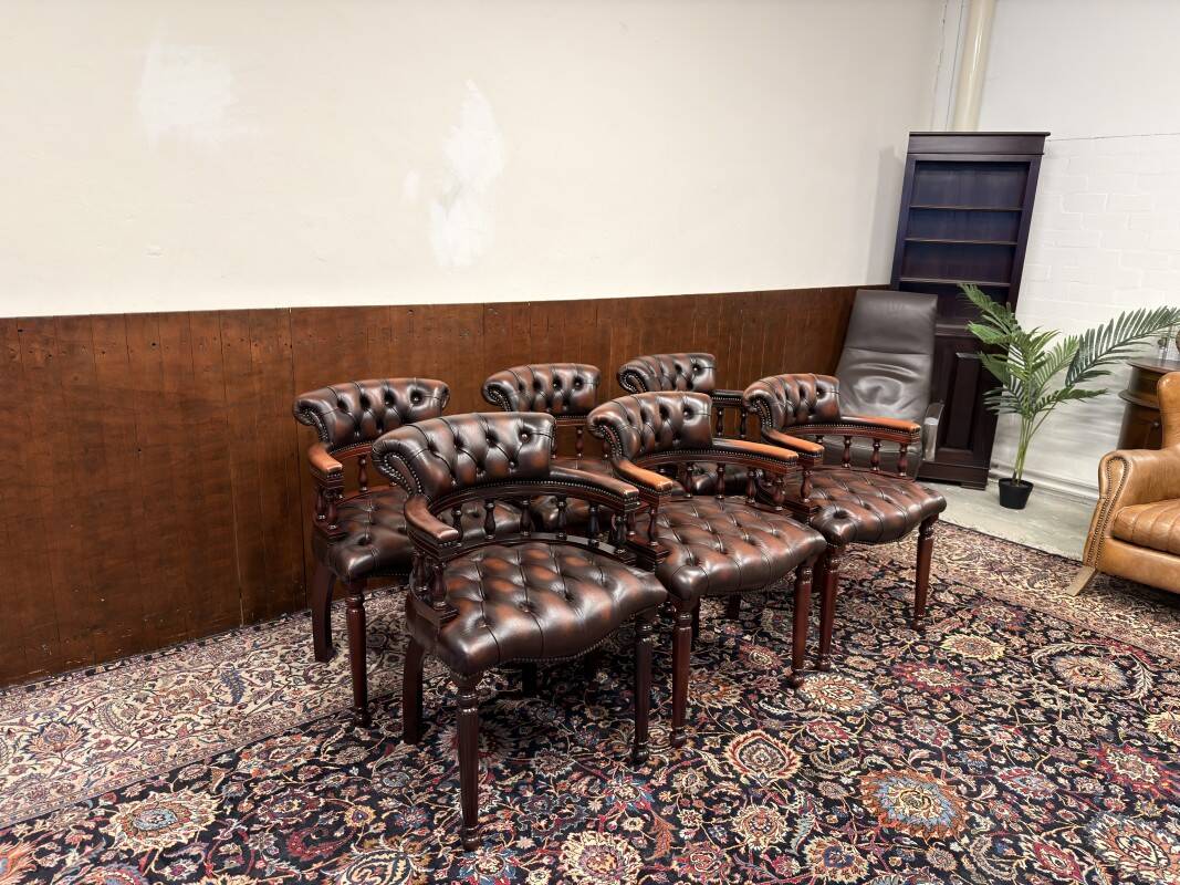 Ensemble de fauteuils Chesterfield anglais classiques
