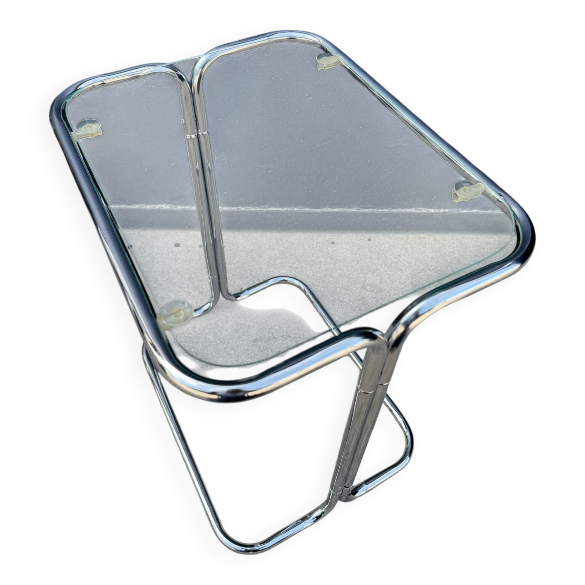 Chrome tubular metal side table from the 1980s.