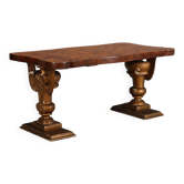 Table basse ancienne en bois sculpté, loupe de noyer, XXe siècle