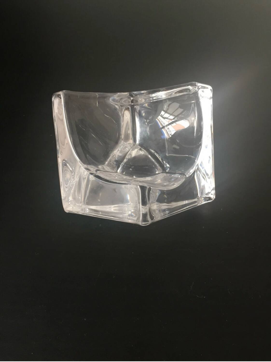 Beau cendrier cristal daum de la cubic collection