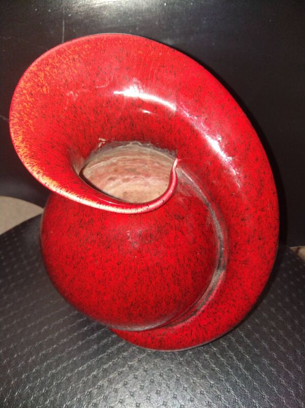 Vase coeur de rose en céramique par Fred et Andrée Stocker vers 1950