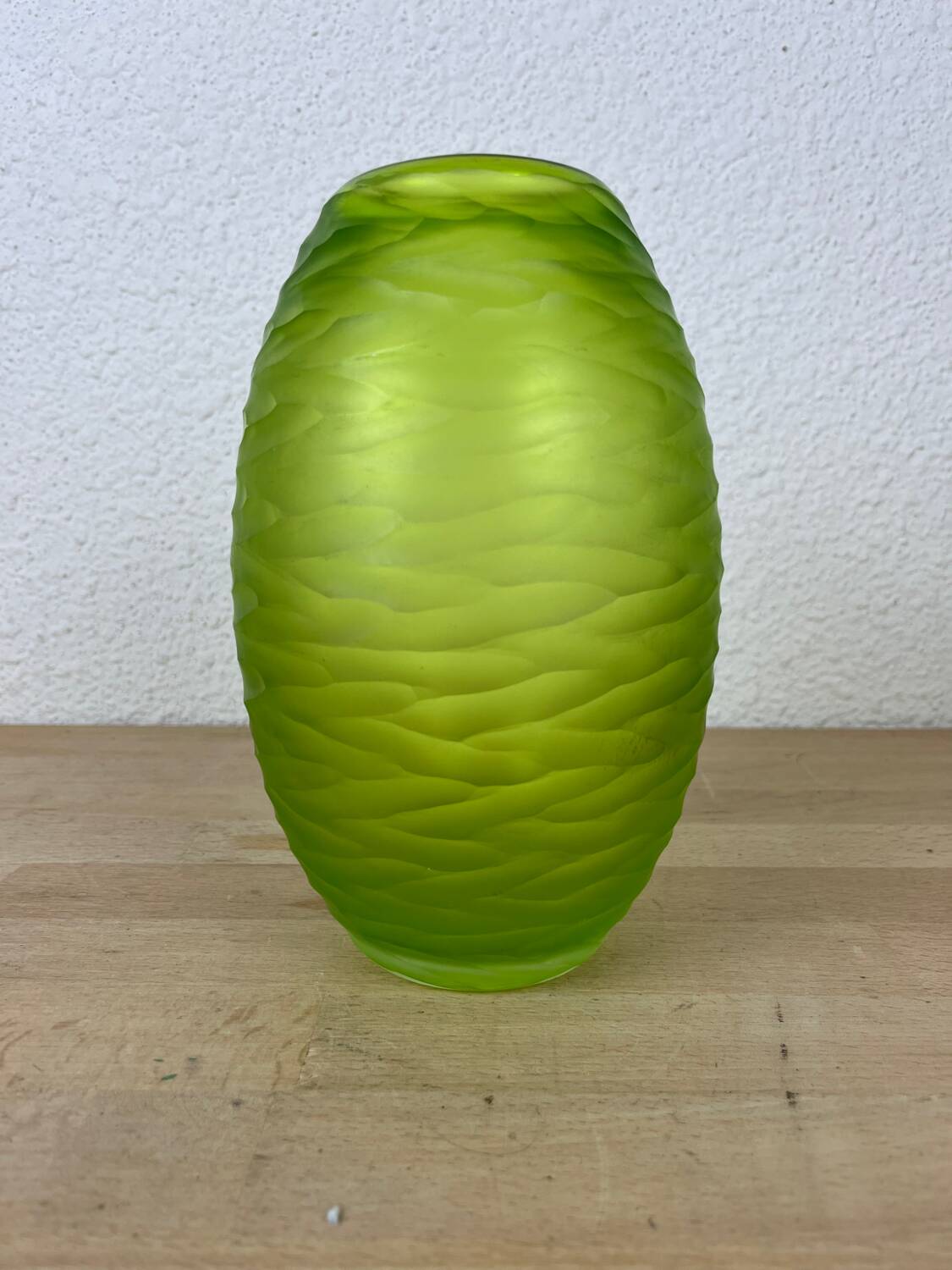 Vase artisanal en verre vert