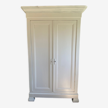 Armoire ancienne en bois gris pale