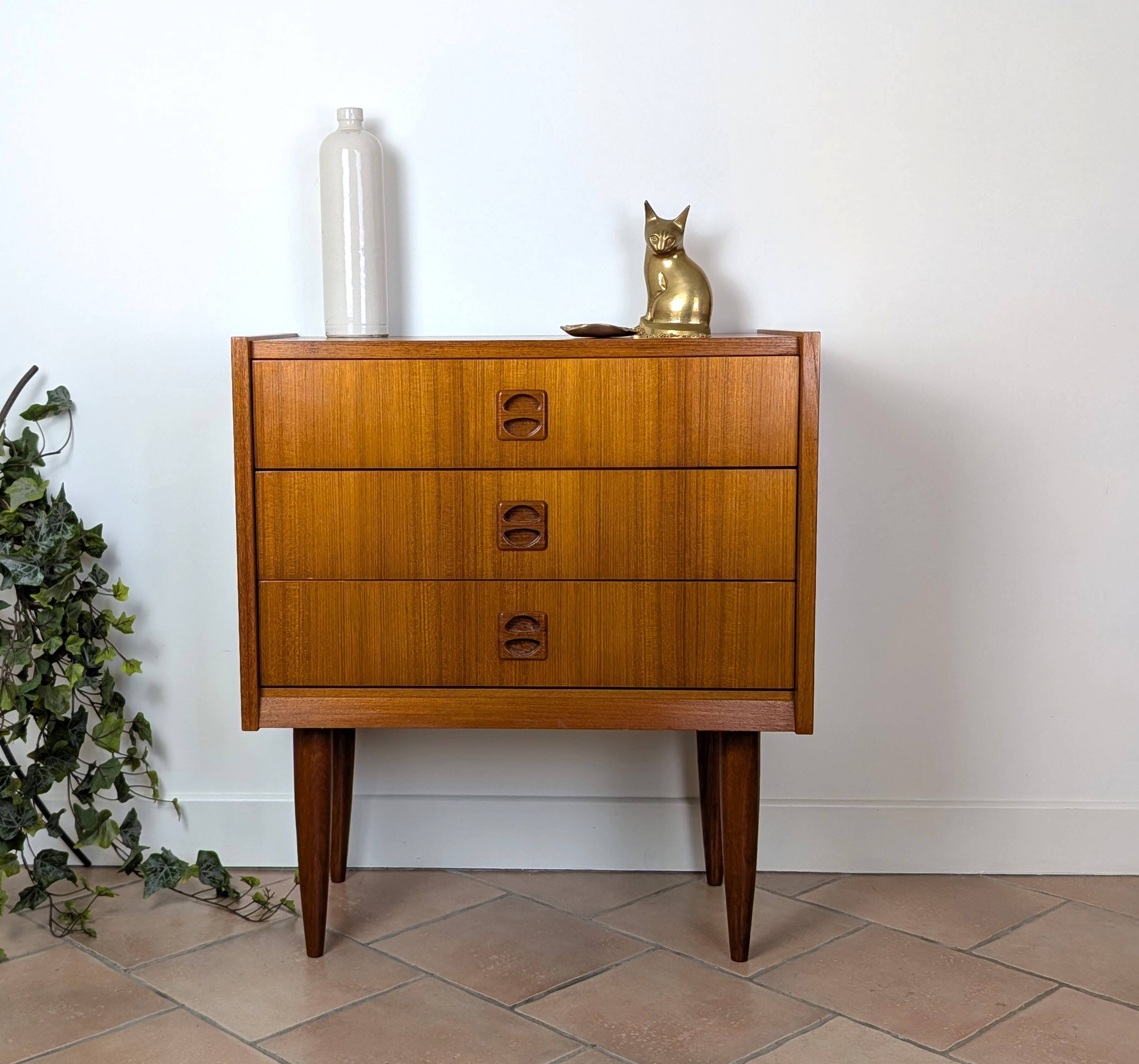 Scandinavian chest of drawers