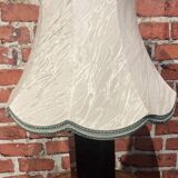 Chic table lamp with lampshade