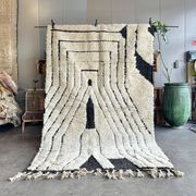 Large Beni Ouarain rug 190 × 300 cm – Graphic Berber rug in wool fa