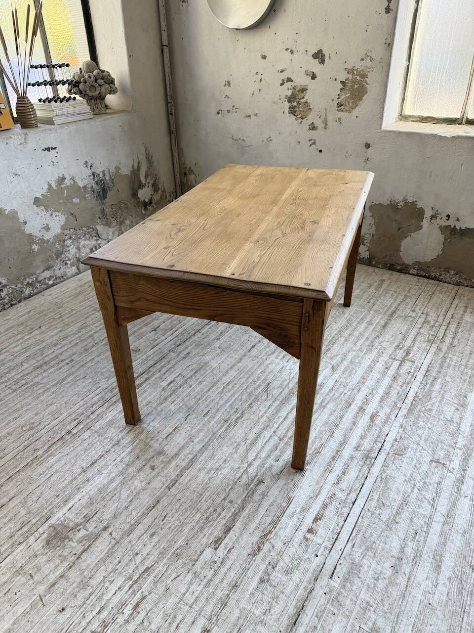Oak desk with spindle legs, 1950s