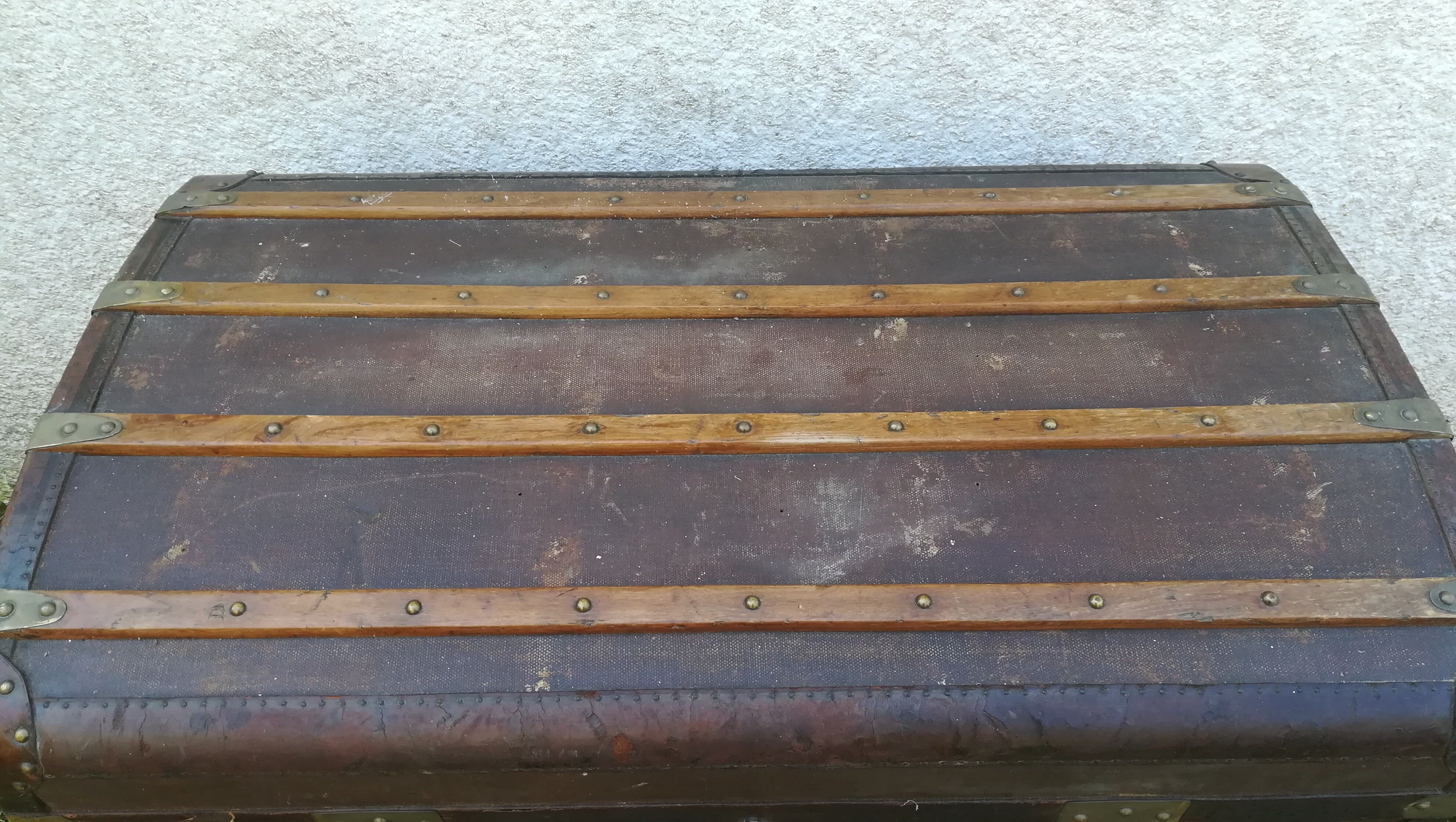 Stunning great travel trunk 1900