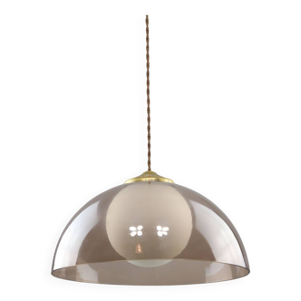 Lampe à suspension italienne en laiton, opaline et plexiglas de l'ère spatiale