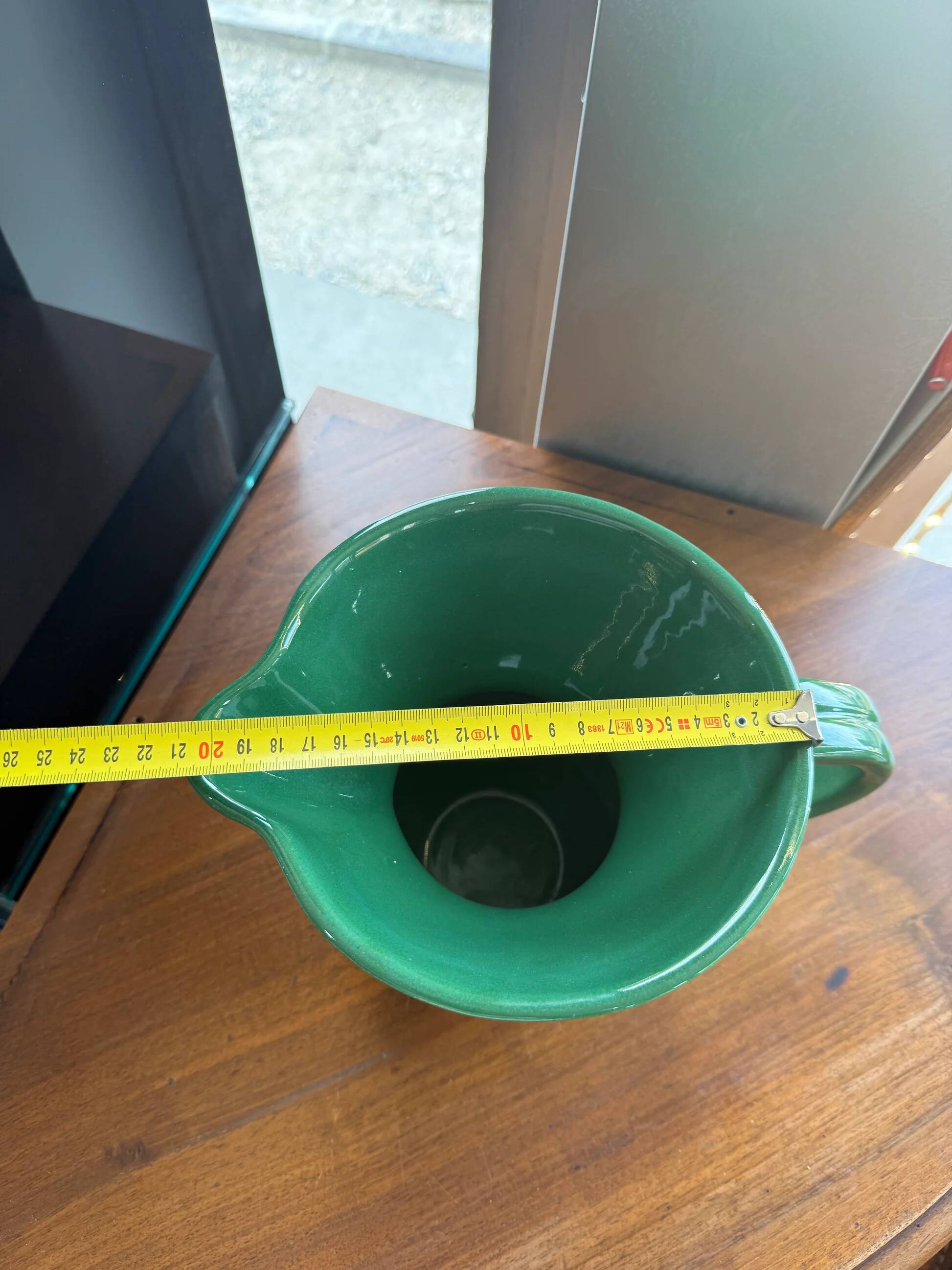 Pichet, pot à eau en faïence émaillée verte – HB Quimper, période art déco
