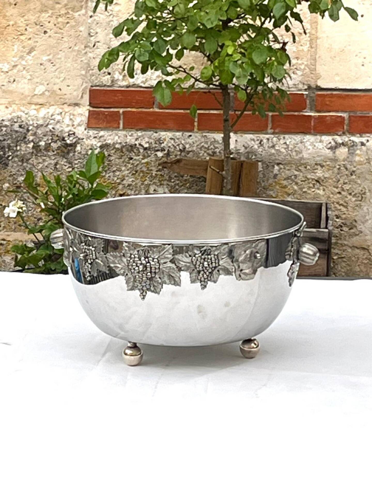 Vintage Italian Silver-Coloured Champagne Bath on Ball Feet
