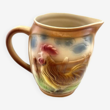 Slush pitcher with rooster decor