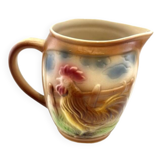 Slush pitcher with rooster decor