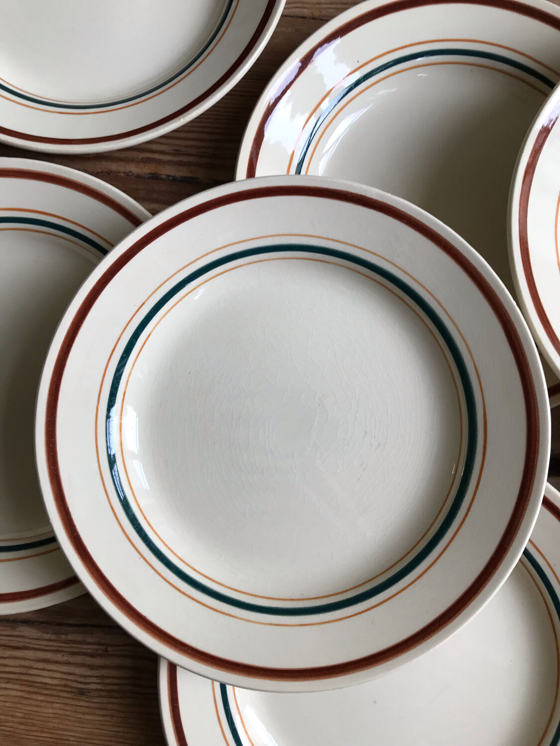 Service of 12 old flat plates "gien"