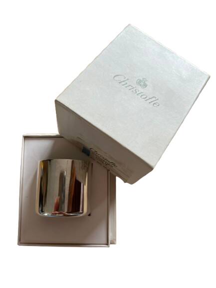 Orly egg cup in silver metal from the christofle brand