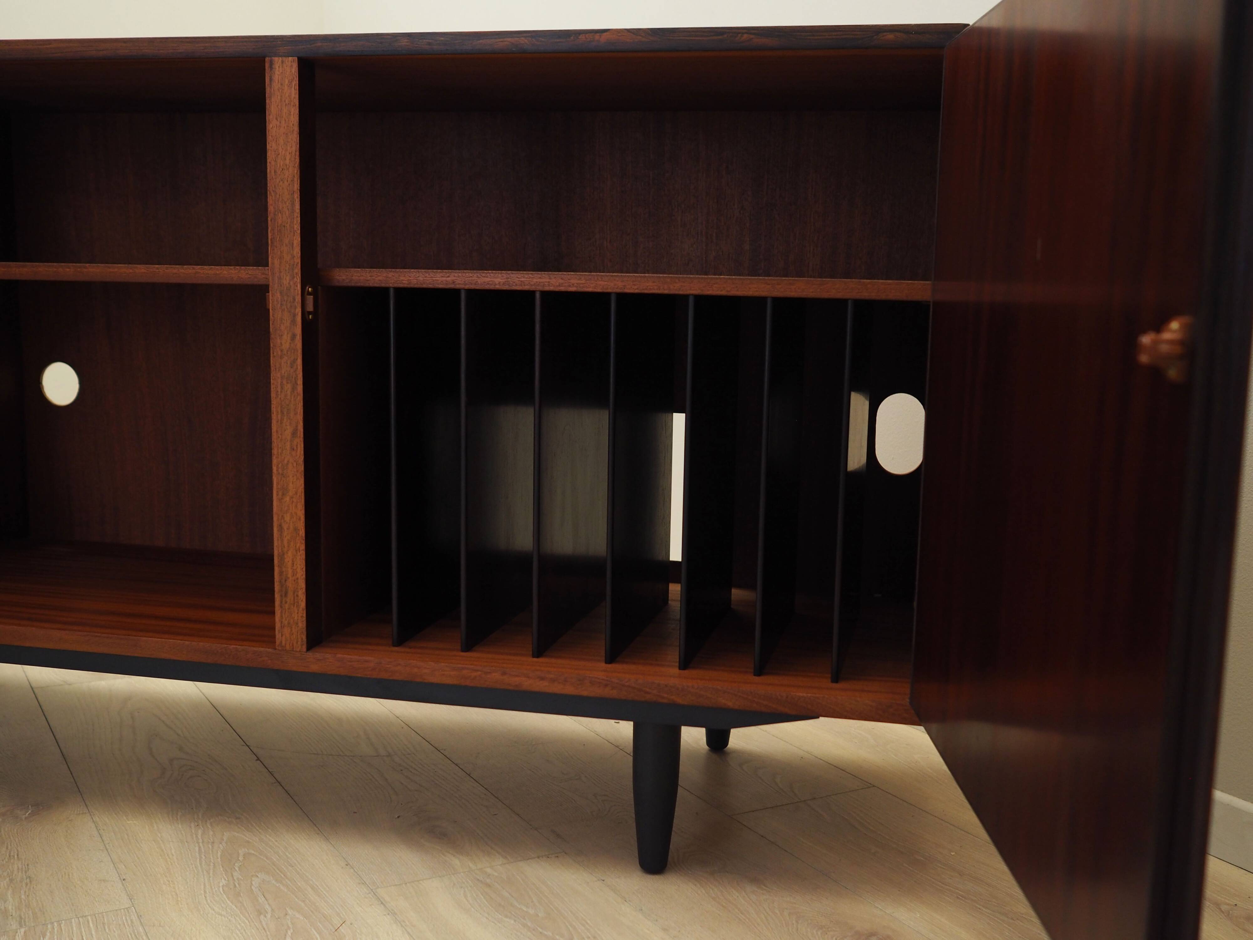 Buffet en palissandre, design danois, années 1970, fabricant : Omann Jun