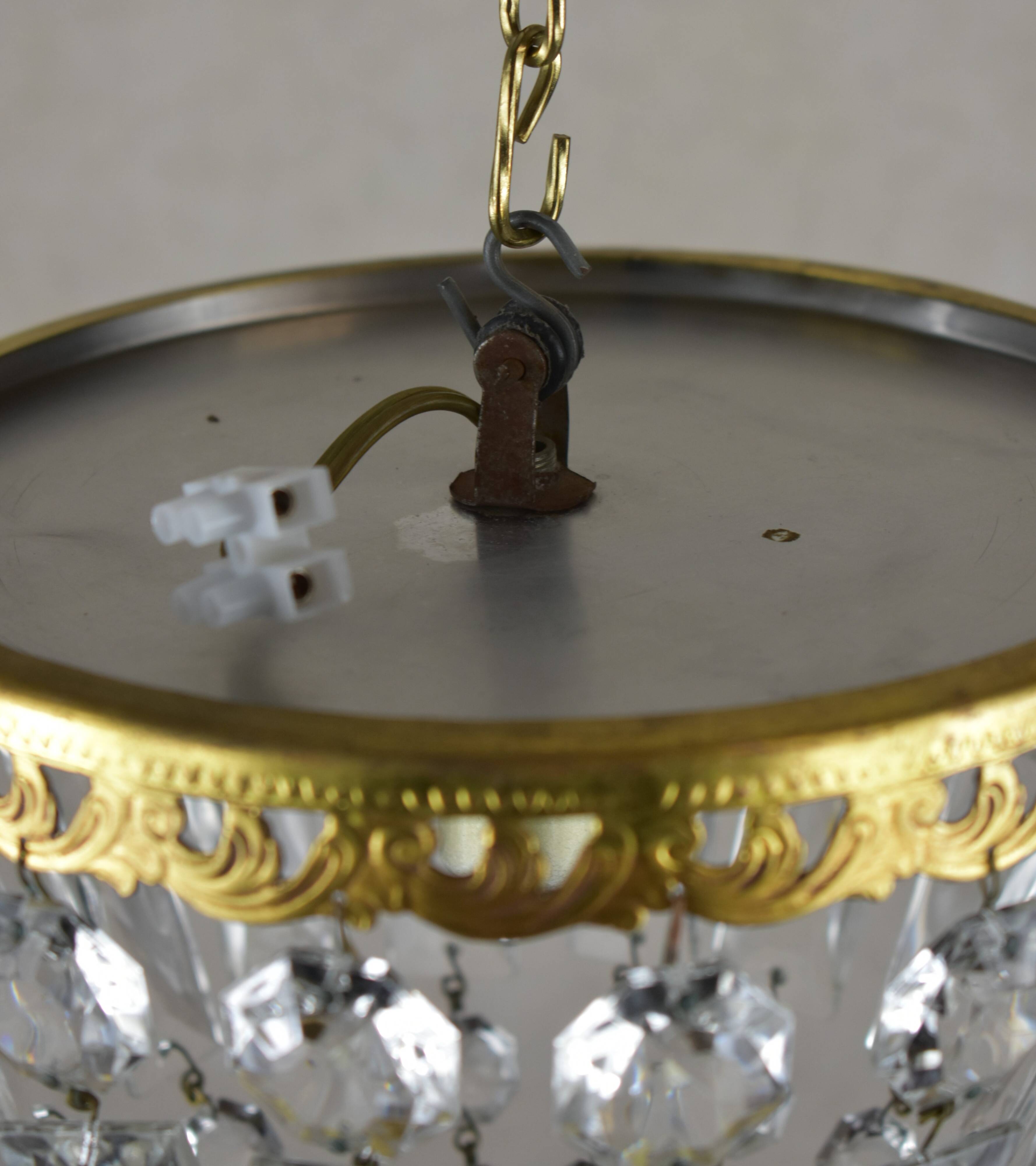 Tassel basket suspension