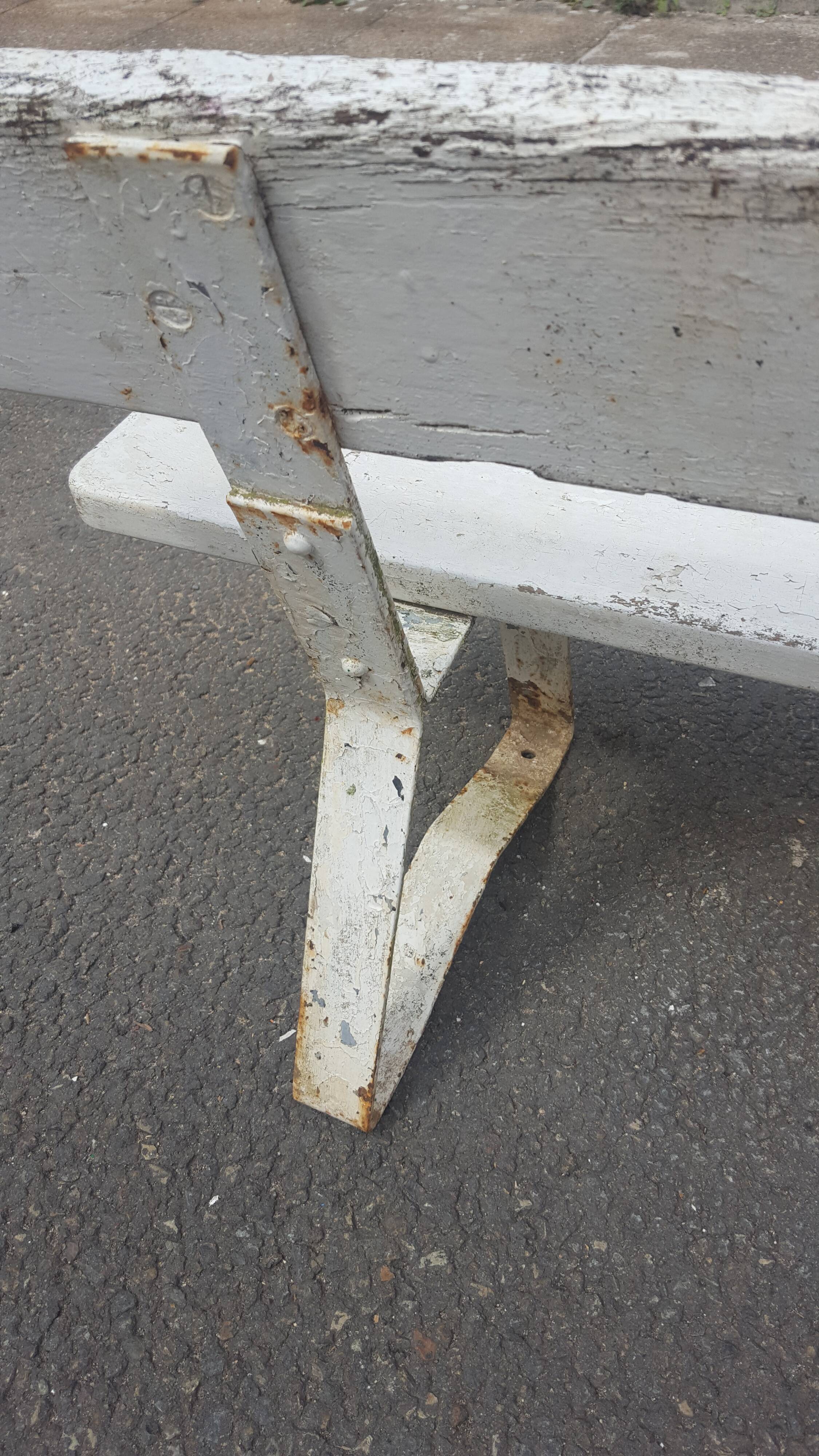Old school bench white old patina