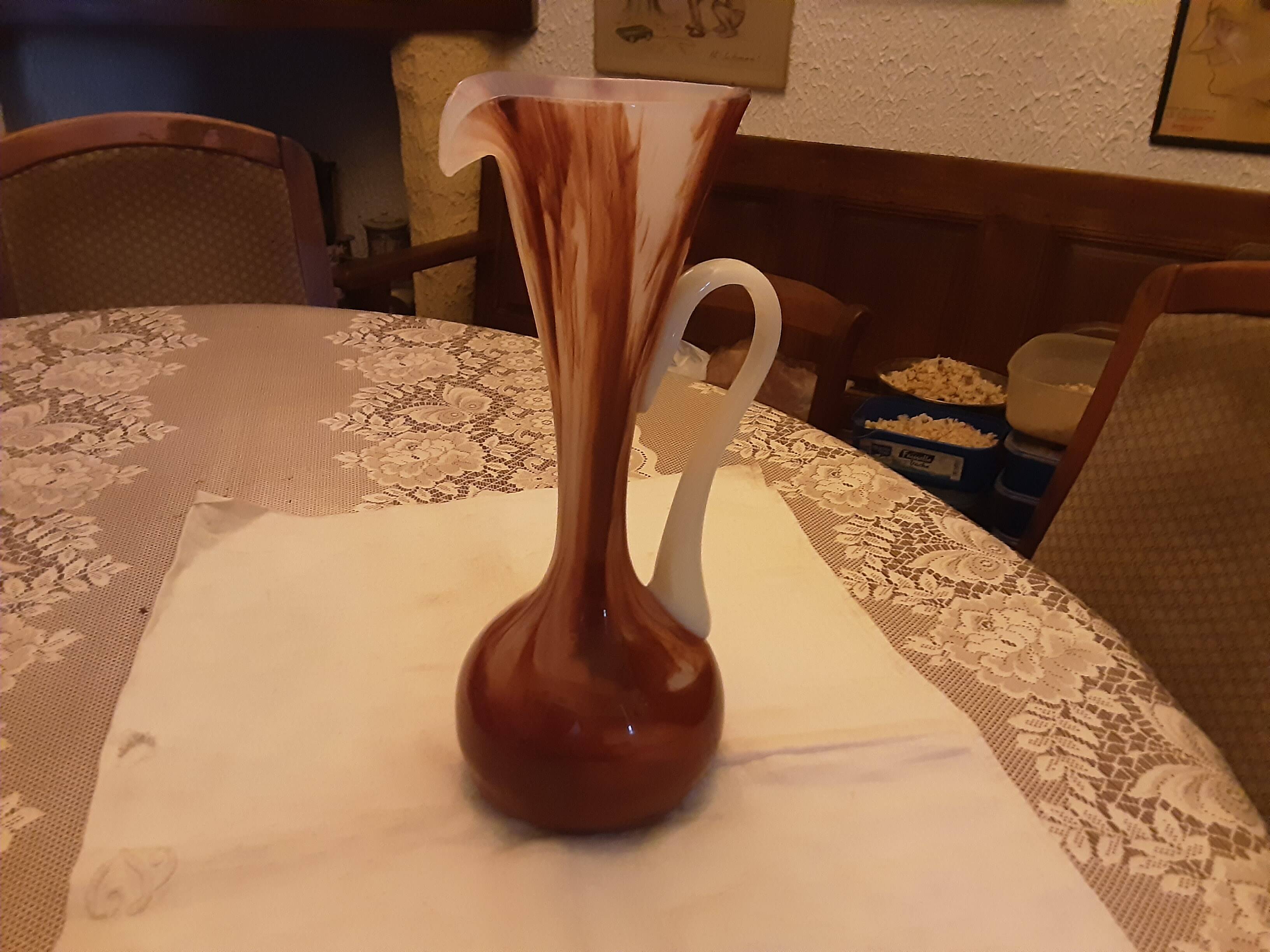 MURANO GLASS VASE WITH A SPOUT