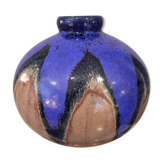 Multicolored sandstone ball vase