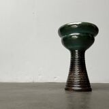 Brutalist studio pottery vase in East German style from the mid-century by Kerstin & Ralf Unterstab for Kunsttöpferei Unterstab KTU, 1960s.