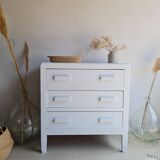 White vintage chest of drawers