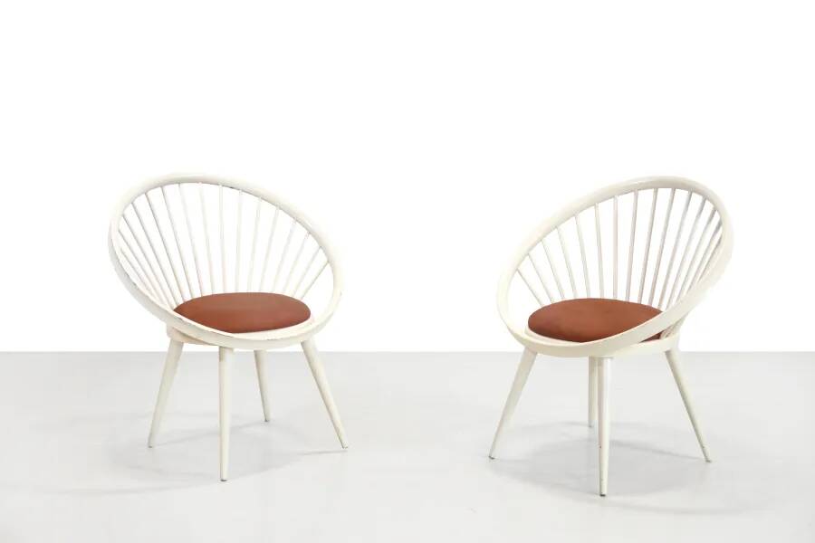 White Yngve Ekström Cirkle chair with leather cushion