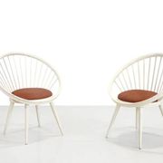 Chaise Cirkle blanche Yngve Ekström avec coussin en cuir