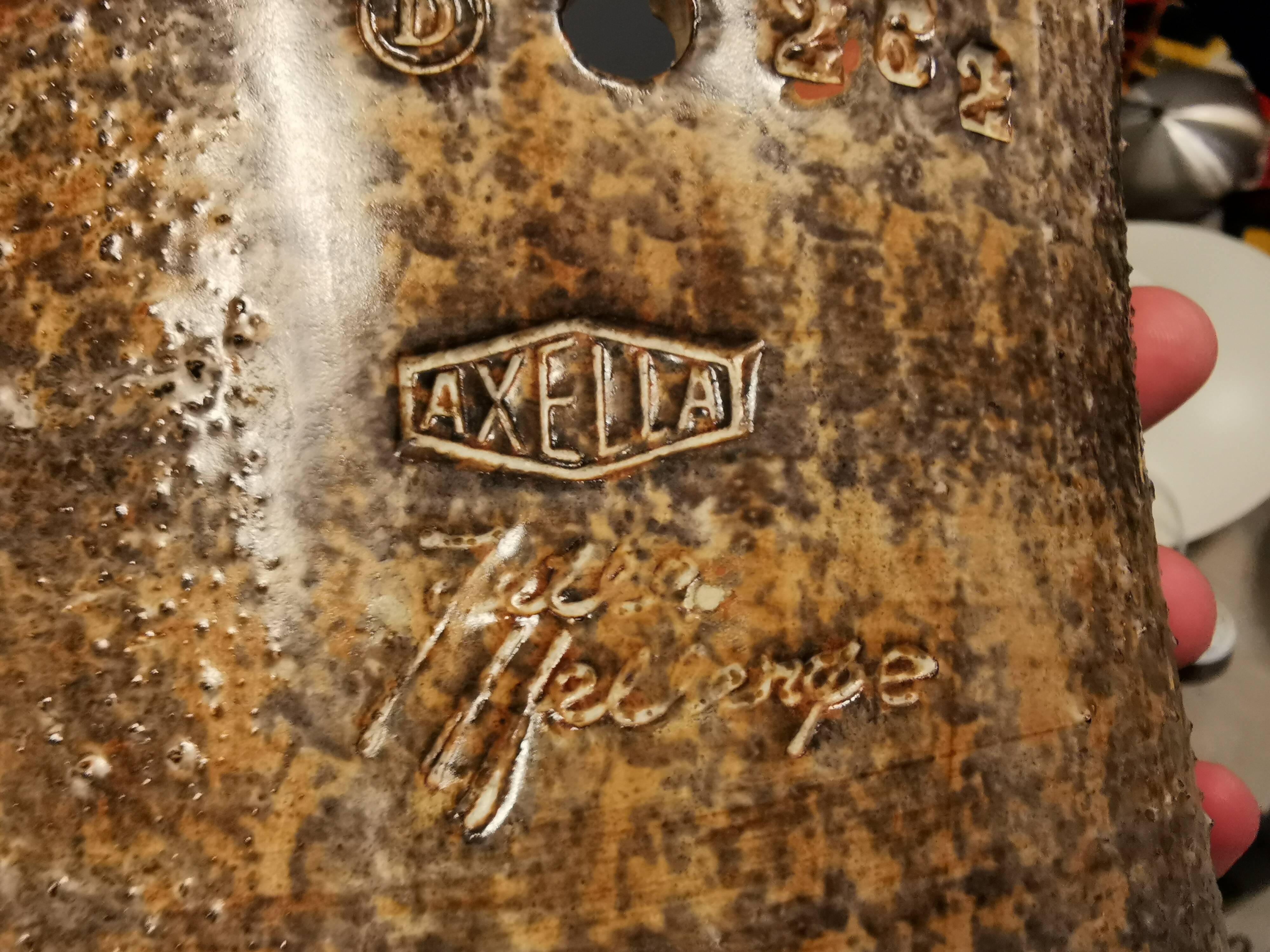 Ceramic wall light, designed by Jette Hellerøe for Axella Denmark, 1960s.