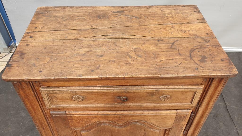 Confectionery buffet high Norman XVIIIth