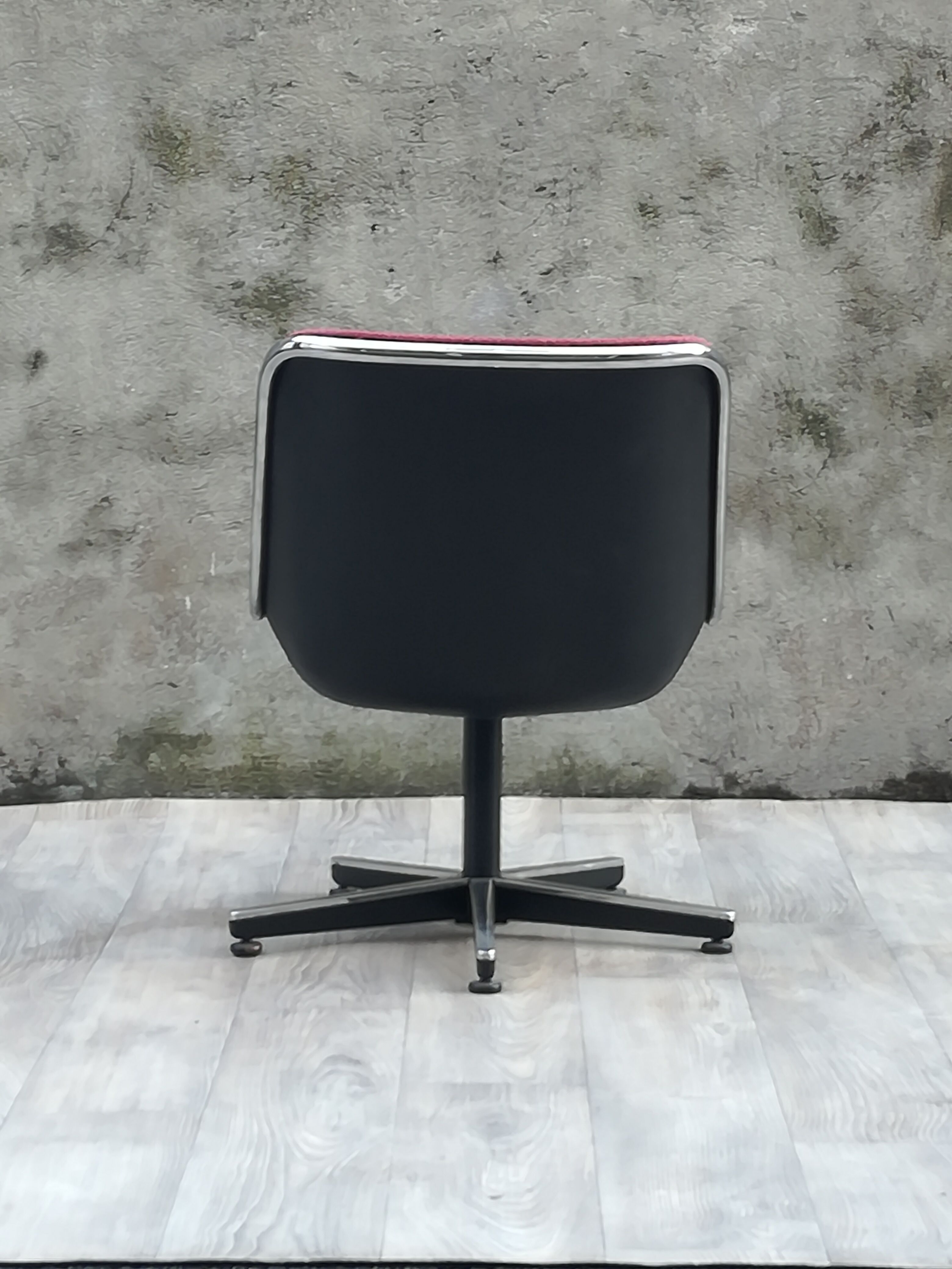 Charles Pollock executive armchair