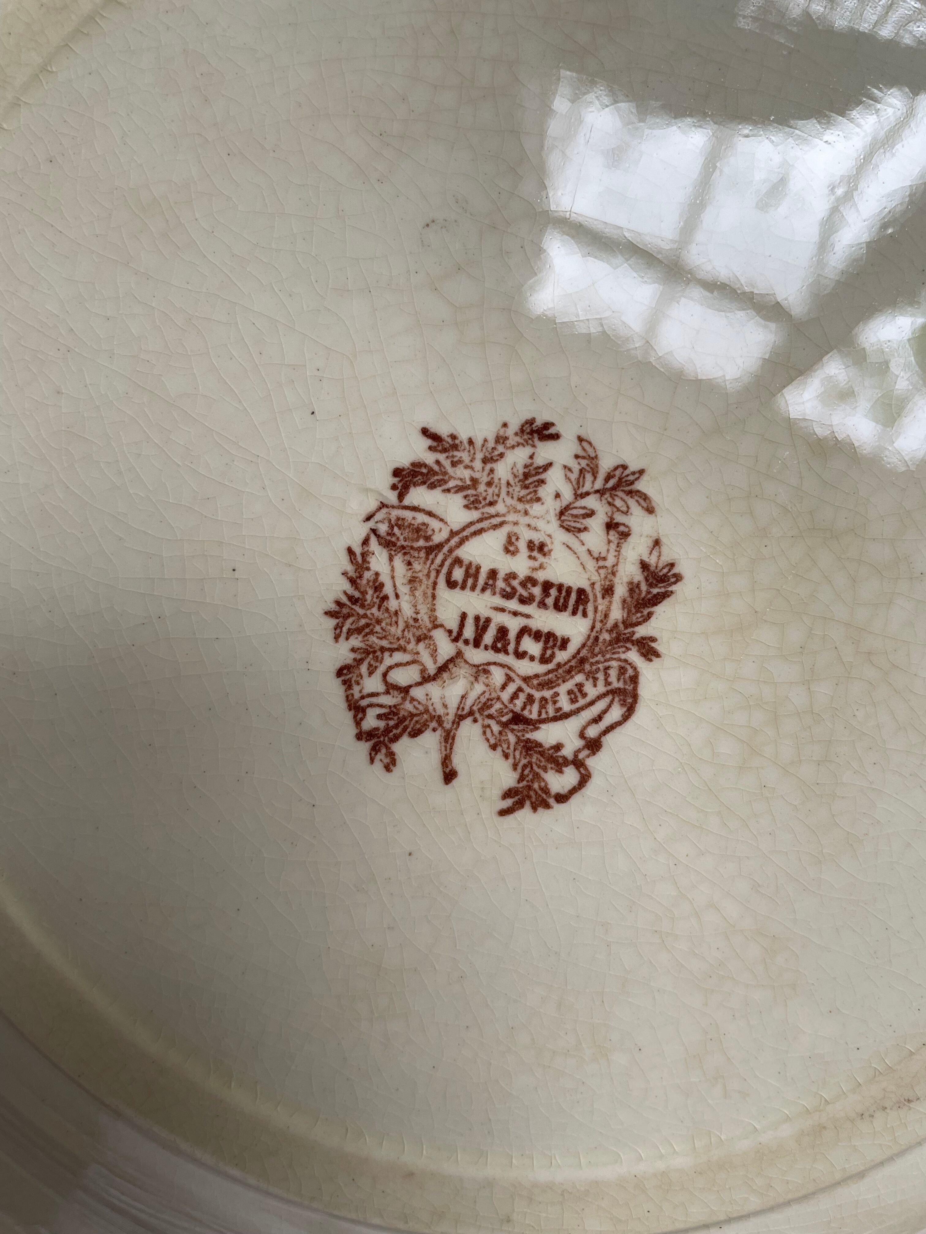 Flat plates iron earth hunting scene vieillard