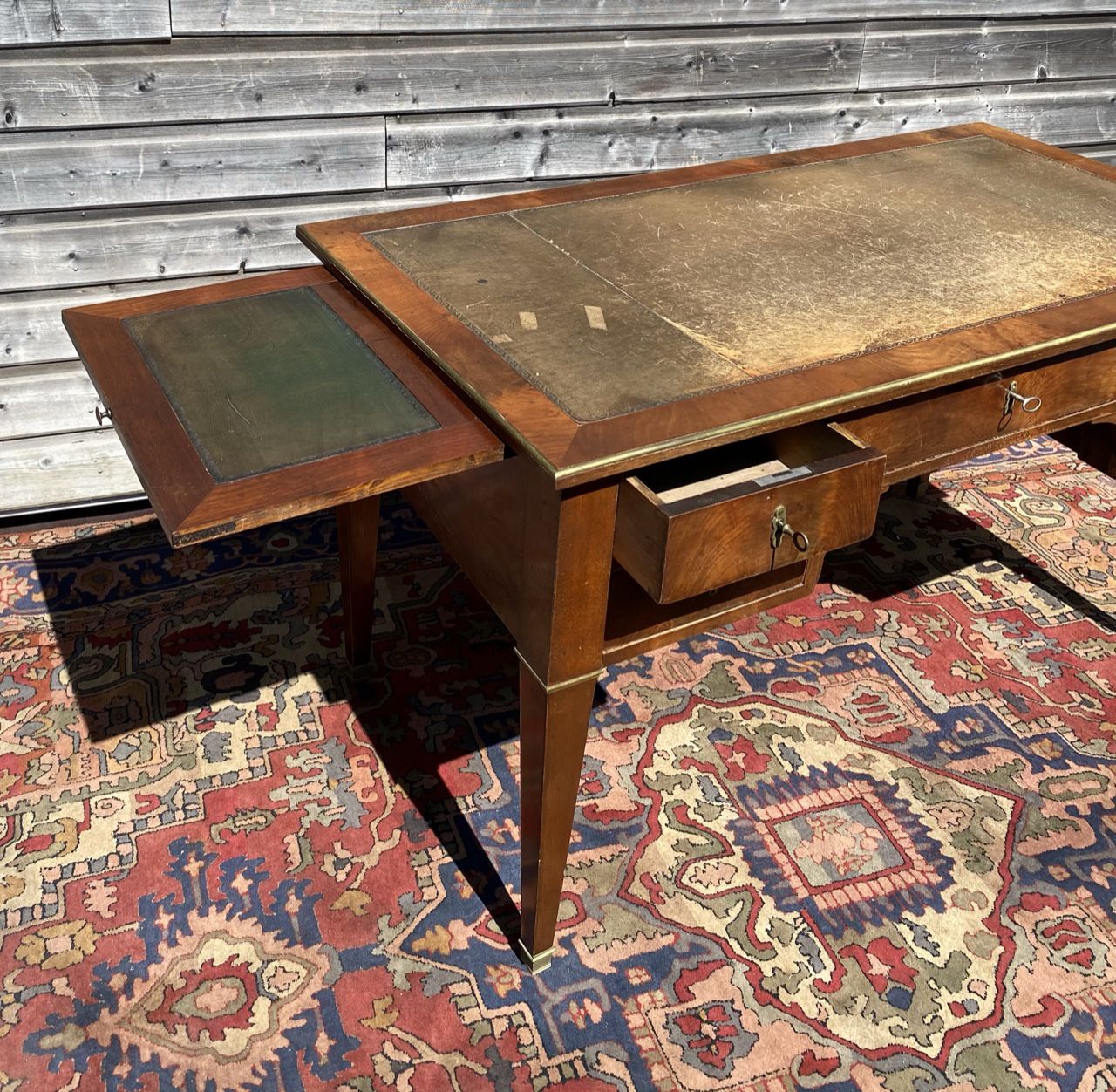 Bureau plat en acajou de style Louis XVI XIX eme siècle