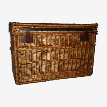 Vintage Wicker trunk