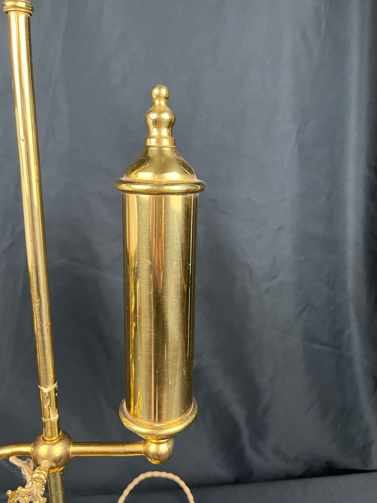 Antique Quintet opaline globe lamp, 20th century