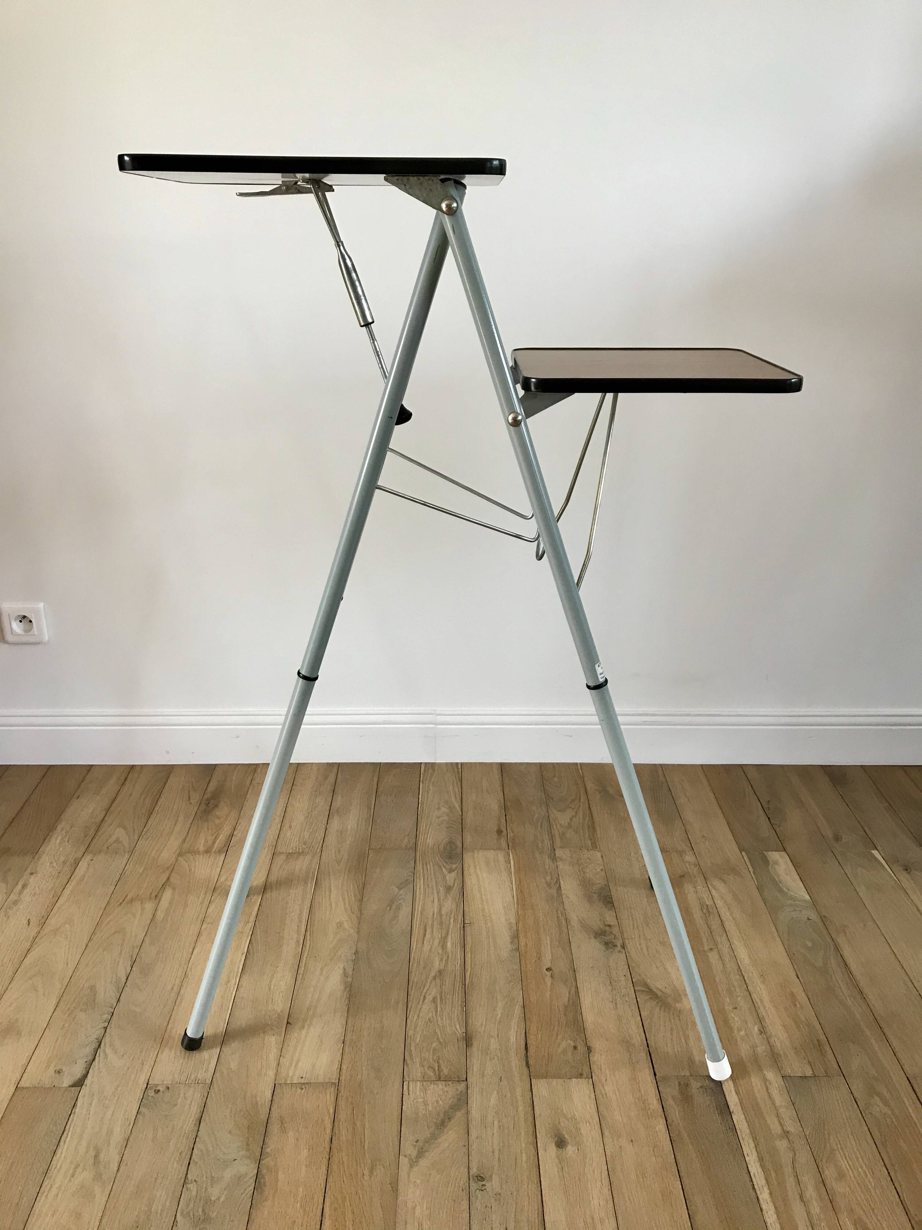 Formica projection table from the 70s