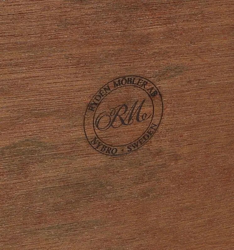 Commode bombée avec plateau en marbre, Ryden möbler AB, Nybro (Suède)