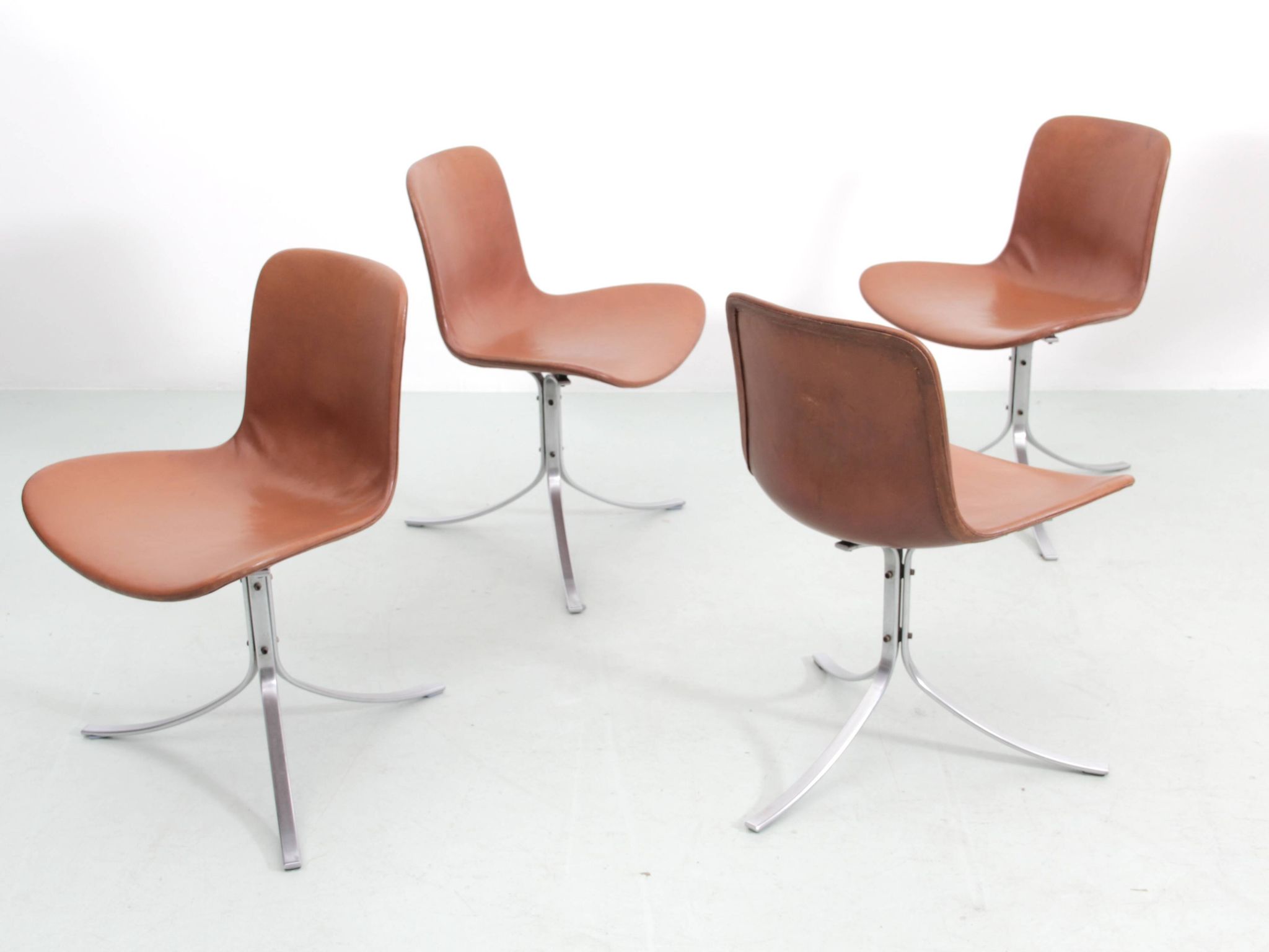 Set of 4 Scandinavian chairs model PK9 original edition K. Christiansen