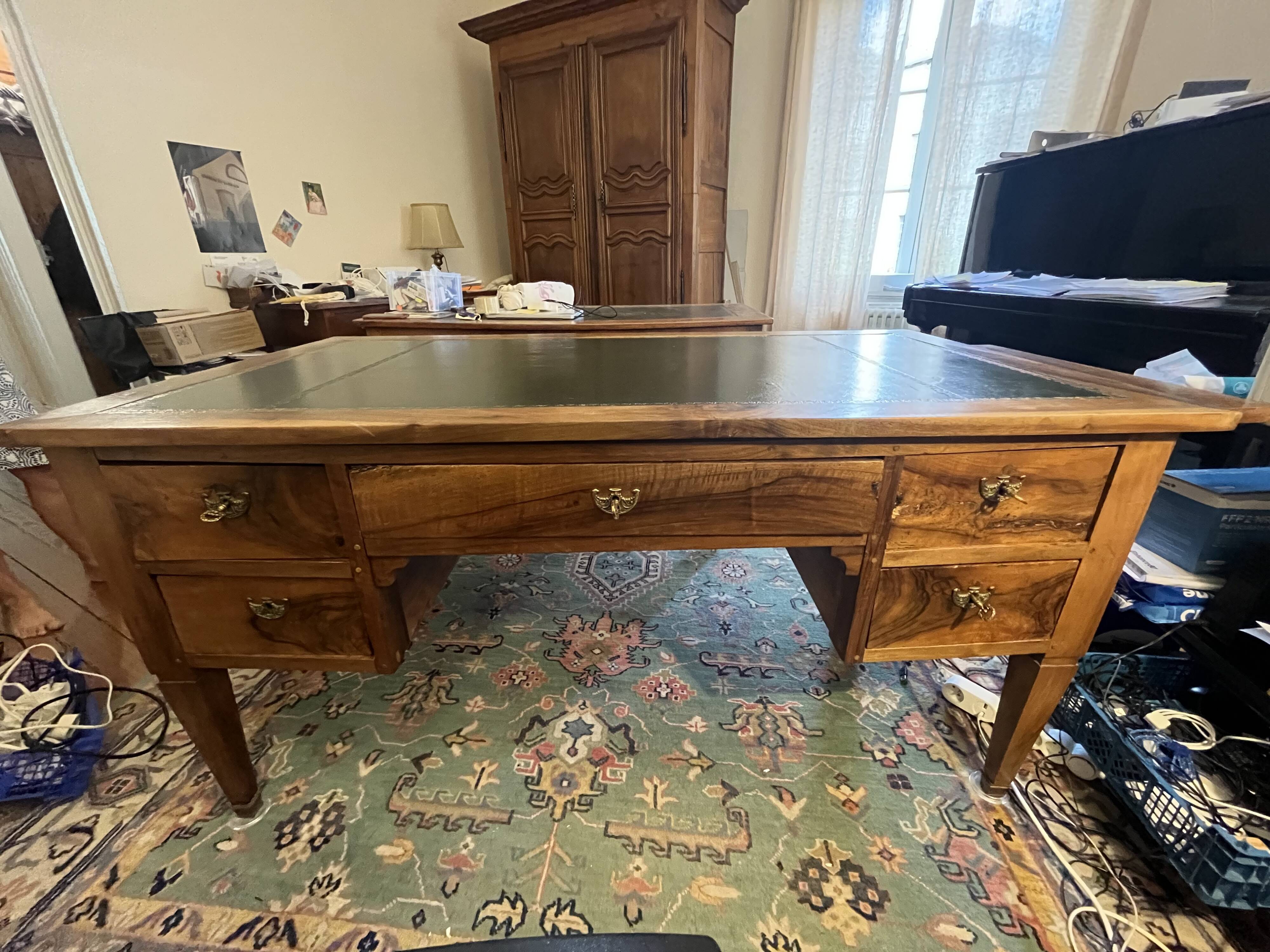Bureau en noyer