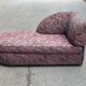 Canapé d'angle méridienne en tissu brodé bordeaux 160cm