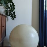 Énorme lampe boule fibre de verre