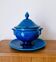 Soupière céramique bleu  et dessous de plat finition craquelée