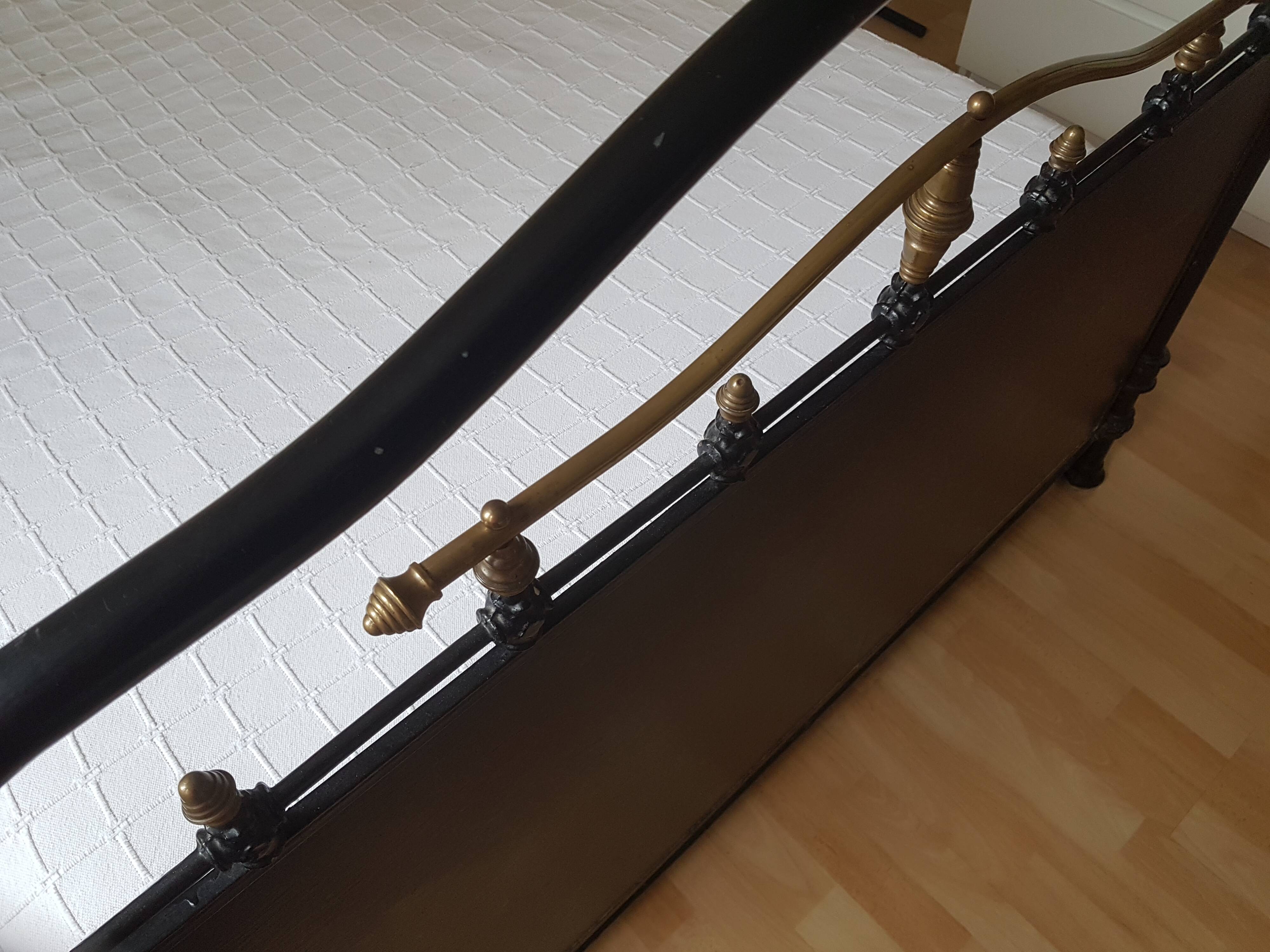 Old metal and brass bed frame + slatted base