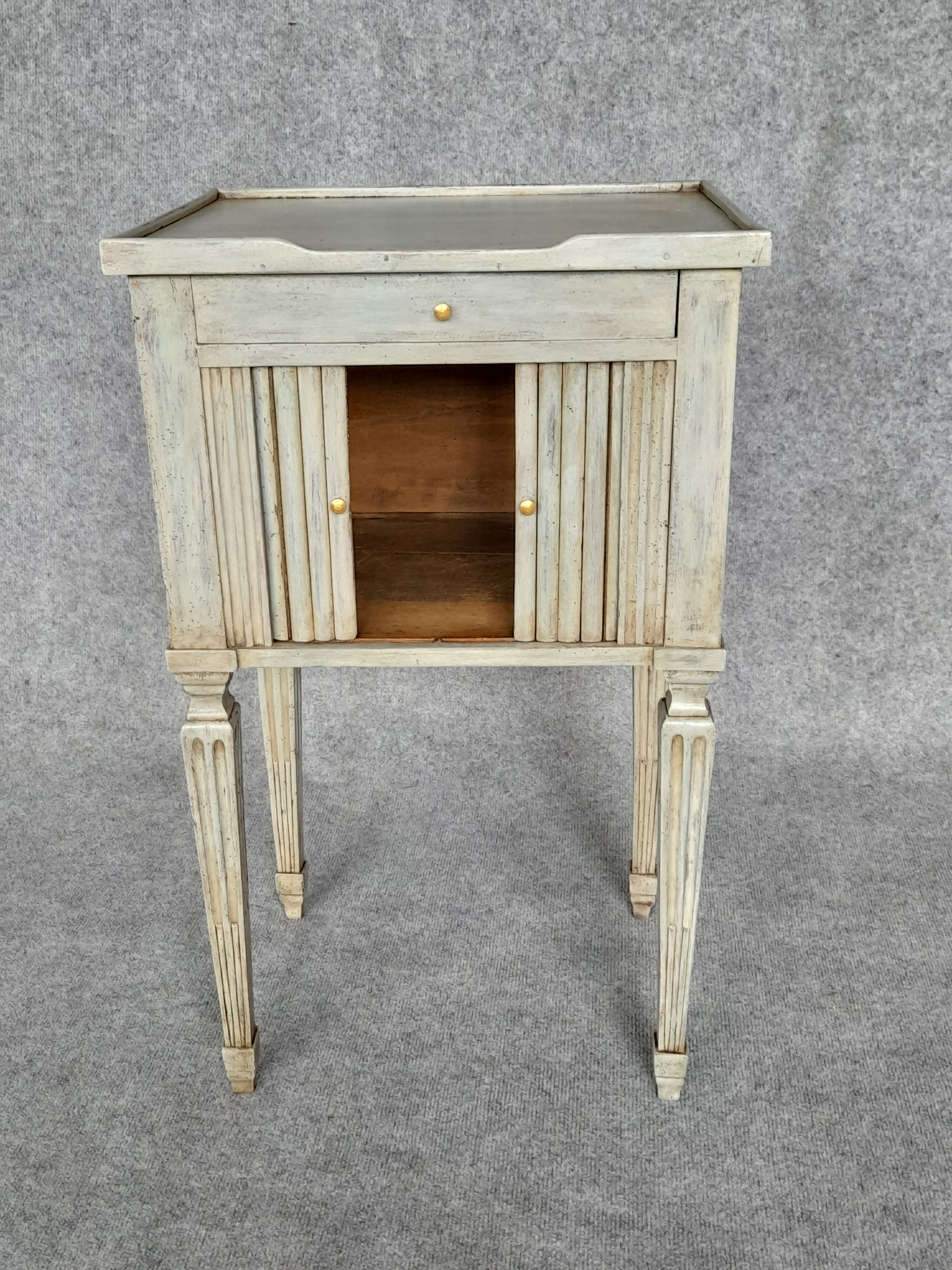 Bedside Louis XVI lacquered