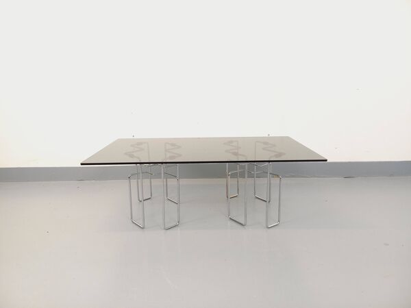 Table basse rectangulaire Space Age vintage en verre fumé et métal chromé