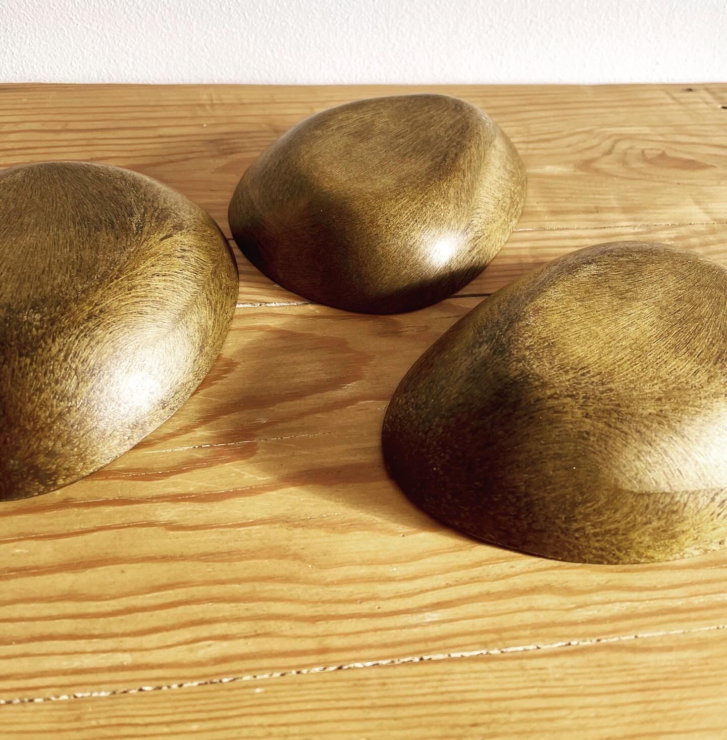 Set of 3 wooden cups