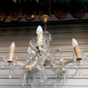 Very beautiful Venetian chandelier with 5 lights / complete and in working condition.