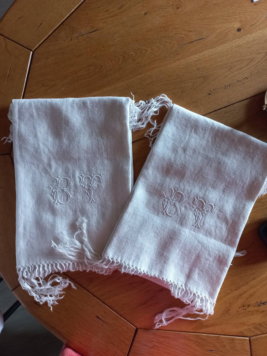 2 old embroidered guest towels