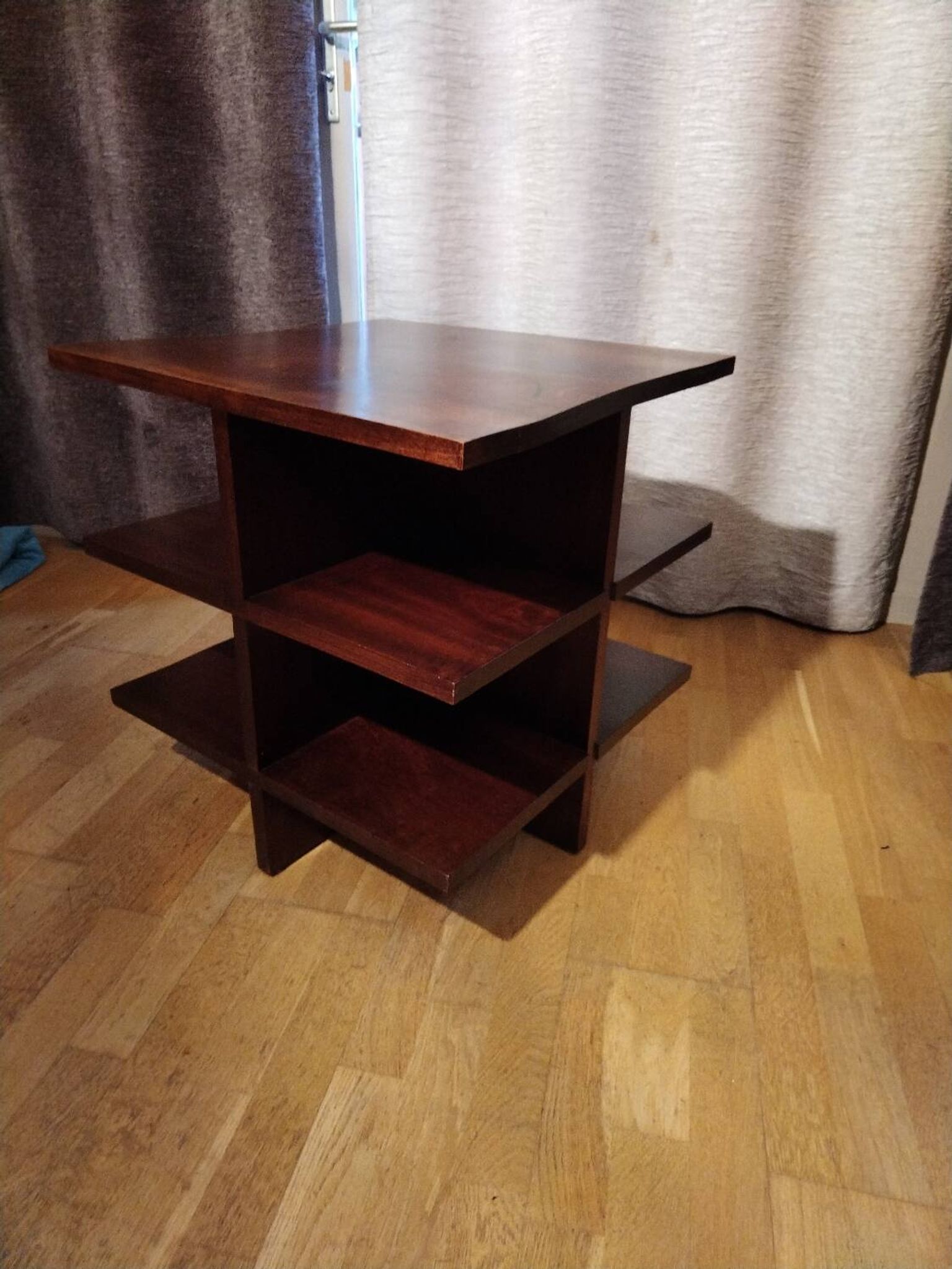 Side table bookshelf